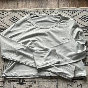 Gymshark lightweight seamless LS crop top - light grey